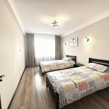 Artal Apartment On Obolonskyi Avenue 16A, 2 Bedroom Kiev Exteriör bild